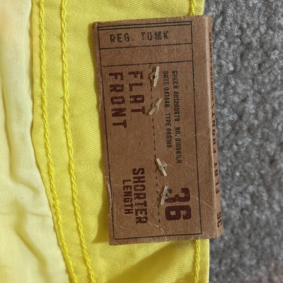 Yellow men’s shorts - Picture 4 of 5